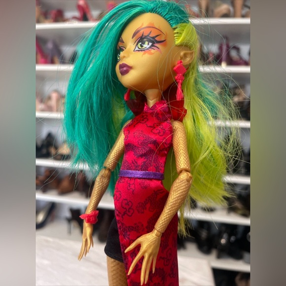[SOLD] Jinafire Long Venus McFlytrap Fierce Rockers 2 Dolls - Picture 3 of 15